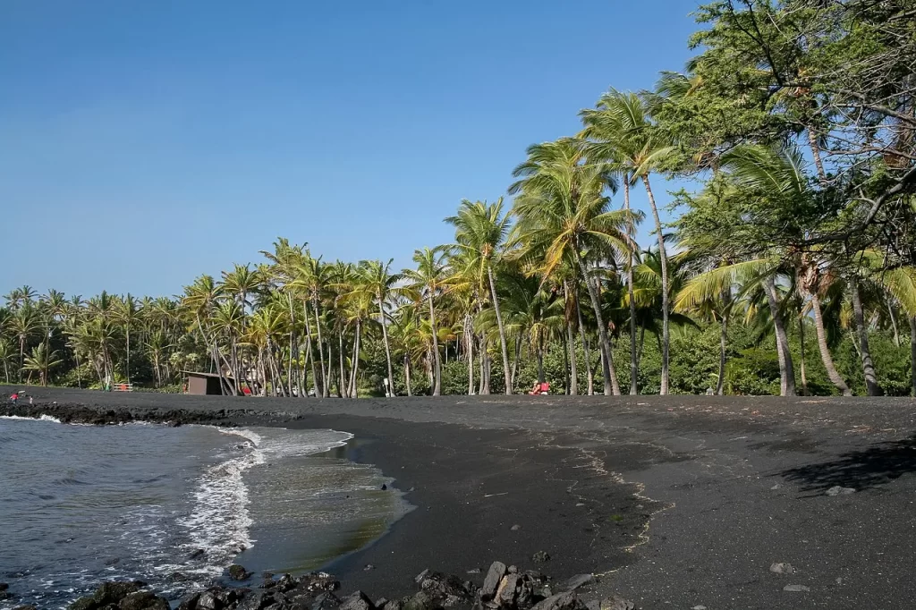 Punaluʻu Black Sand Beach